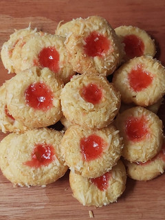 Foto resep Thumbprint cheese cookies