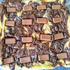 A picture of Lindt cheesecake brownies.
