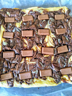 A picture of Lindt cheesecake brownies.