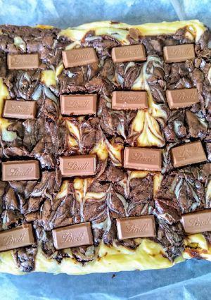 A picture of Lindt cheesecake brownies.