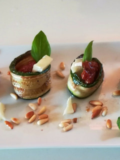 Una foto de Rollitos de calabacín
