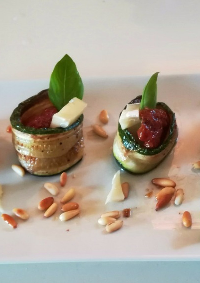 Una foto de Rollitos de calabacín