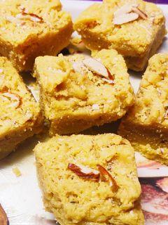 मैसूर पाक (mysore Pak recipe in Hindi) रेसिपी मुख्य फोटो