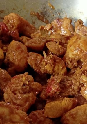 চিকেন কষা (chicken kosha recipe in Bengali) রেসিপির প্রধান ছবি