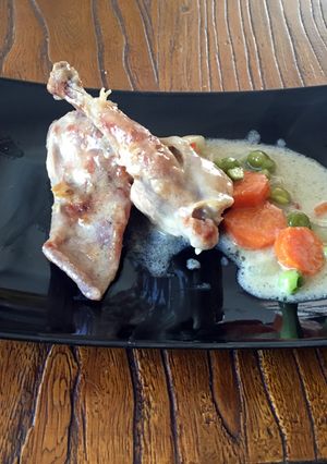 Foto principal de Conejo con guisantes