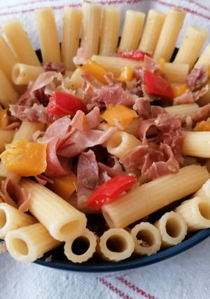 A picture of Maccheroni with Sliced Cold Cuts and Peppers.