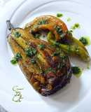 Berenjenas y pimientos al horno con picada de hierbas aromáticas