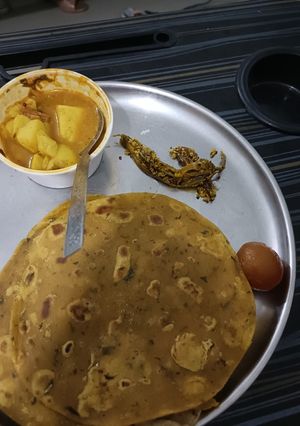मेथी का थेपला (methi ka thepla recipe in Hindi) रेसिपी मुख्य फोटो
