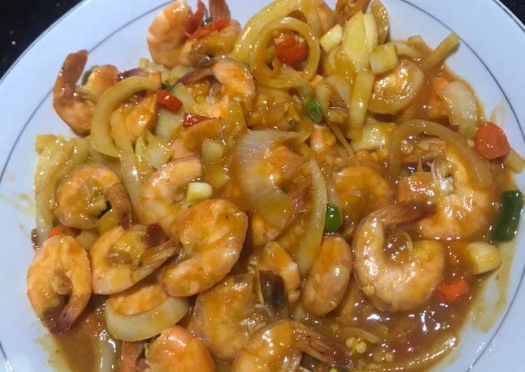 Bagaimana Membuat Udang Saus Padang yang Lezat