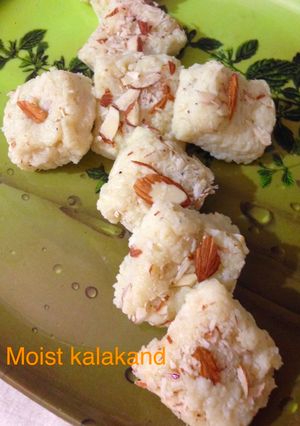 મોઈસ્ટ ઈંસ્ટેંટ કલાકંદ (Moist Instant Kalakand) રેસીપી મુખ્ય ફોટો