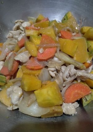 รูปของ ไก่ผัดฟักทอง