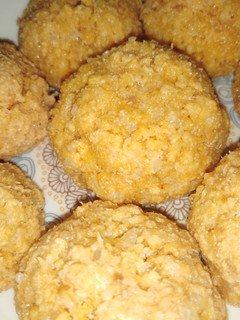 A picture of Coconut macarons😋without oven.