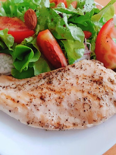 A picture of Grilled Oregano Chicken Breast with Balsamic Salad - Clean Eating.