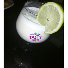 A picture of Vanilla milk shake.