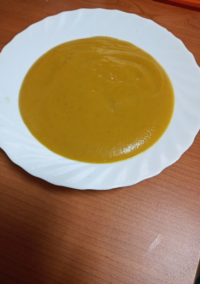 Una foto de Crema de calabaza, zanahorias y castañas
