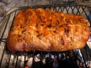 Una foto de costillar con salsa barbacoa y miel