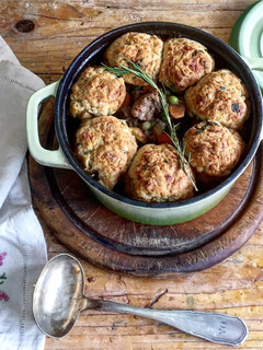 Una foto de Dumplings de cheddar para Guisos