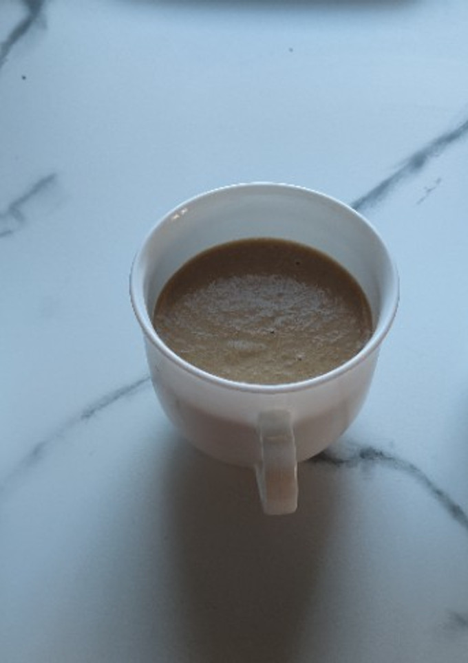 Una foto de Crema de cebolla caramelizada