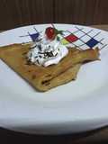 Crepas dulces flameadas con salsa de cajeta