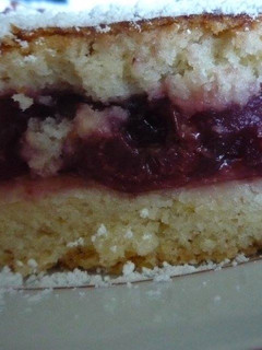 Pudingos meggyes pite recept fotója