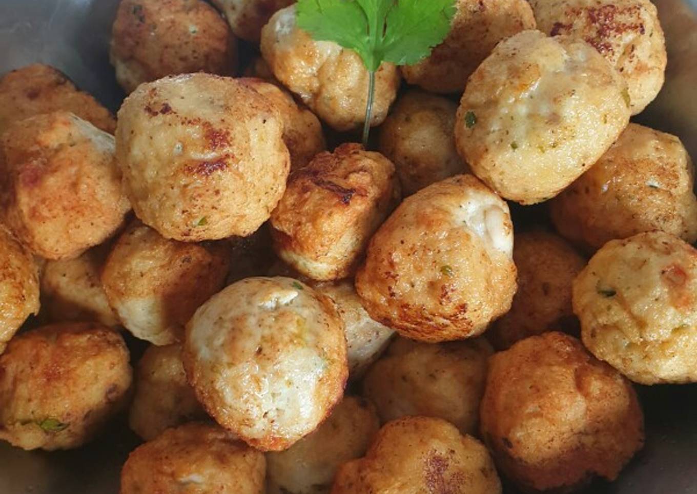 Albóndigas fritas de bacalao