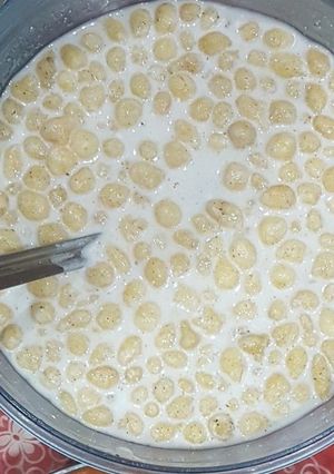 A picture of Boondi raita.