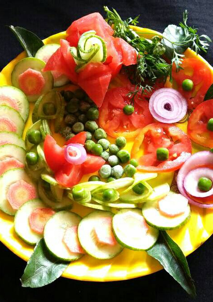 A picture of Cucumber Salad..