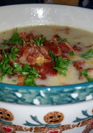 A picture of Creamy Cauliflower Chowder.