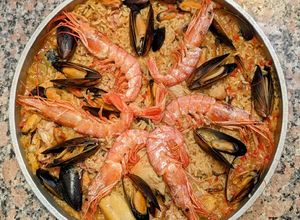 Una foto de Paella de mariscos 🦐