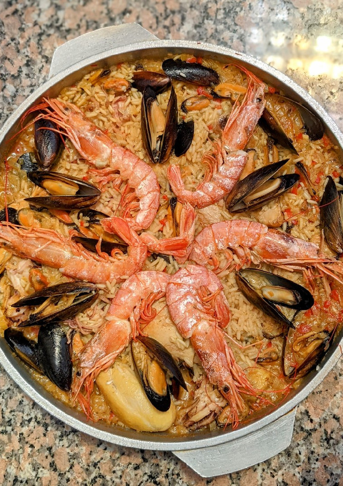 Una foto de Paella de mariscos 🦐