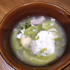 A picture of Green Mustard and Salted Egg Soup.