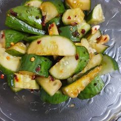 A picture of Spicy Chinese cucumber salad.