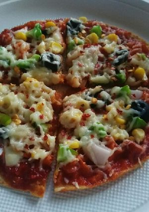 A picture of Paratha Thin Crust Pizza.