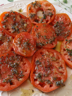 Una foto de Tomates de cultivo biológica con picadillo sencillo