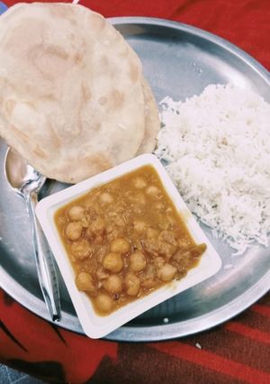 छोले चावल (chole chawal recipe in Hindi) रेसिपी मुख्य फोटो
