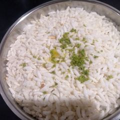 A picture of Garlic puffed rice.