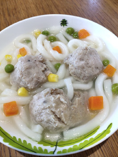 A picture of Meatballs with Udon.