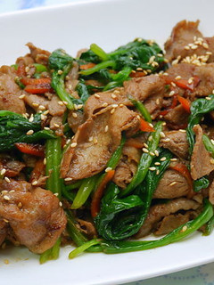 薑燒豬肉炒菠菜 的食譜成品照片
