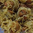 Mie menggulung sosis goreng krispi
