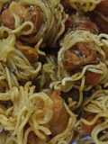 Mie menggulung sosis goreng krispi