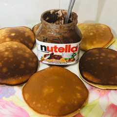 A picture of Dorayaki Nutella.