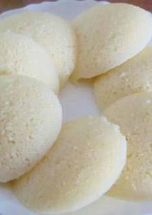 सुजी की इडली (Soji ki idli recipe in hindi) रेसिपी मुख्य फोटो