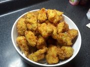 Una foto de pechuga de pollo picado en cubo