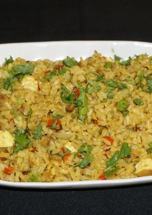 Una foto de ARROZ INTEGRAL CON SALTADO DE CALLAMPAS (HONGOS) SHIITAKE
