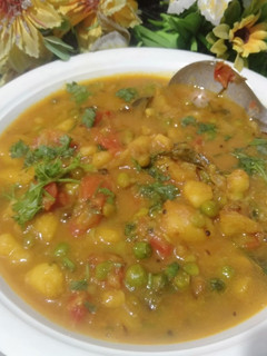 गाजर,मटर,आलू सब्जी (gajar,mater, aaloo sabji recipe in hindi) रेसिपी मुख्य फोटो