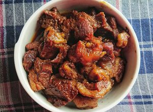 Hình của món Thịt bò kho mật mía.