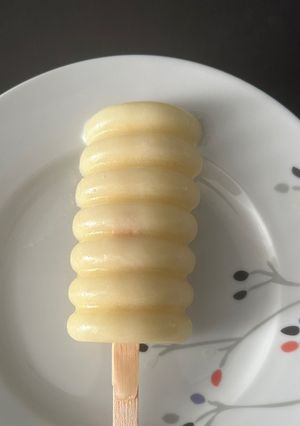 Una foto de Helado de piña y coco (BLW)