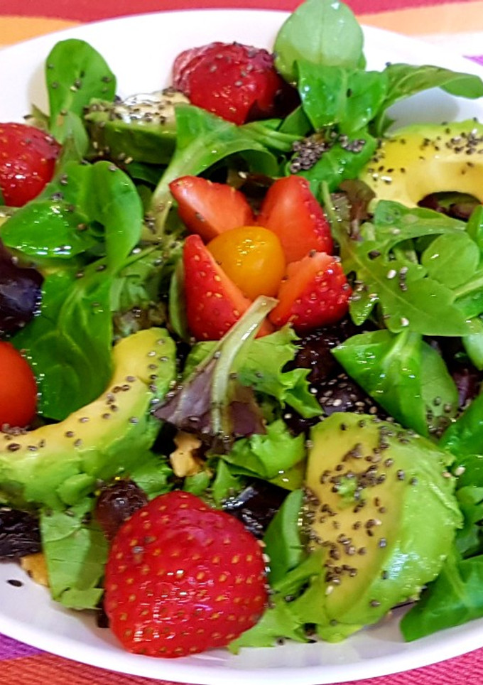 Una foto de Ensalada Primaveral de colores y sabores