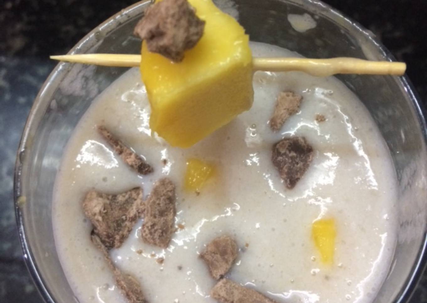 Oats Banana mango milkshake !
