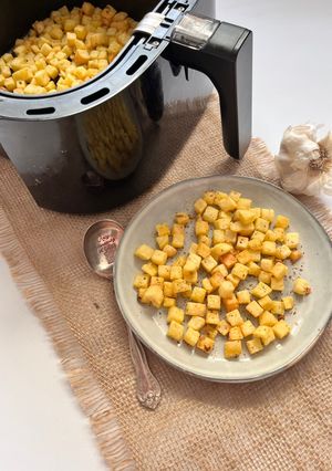 Une photo de Pommes de terre rissolées à l’ail et aux herbes de Provence à l’air fryer